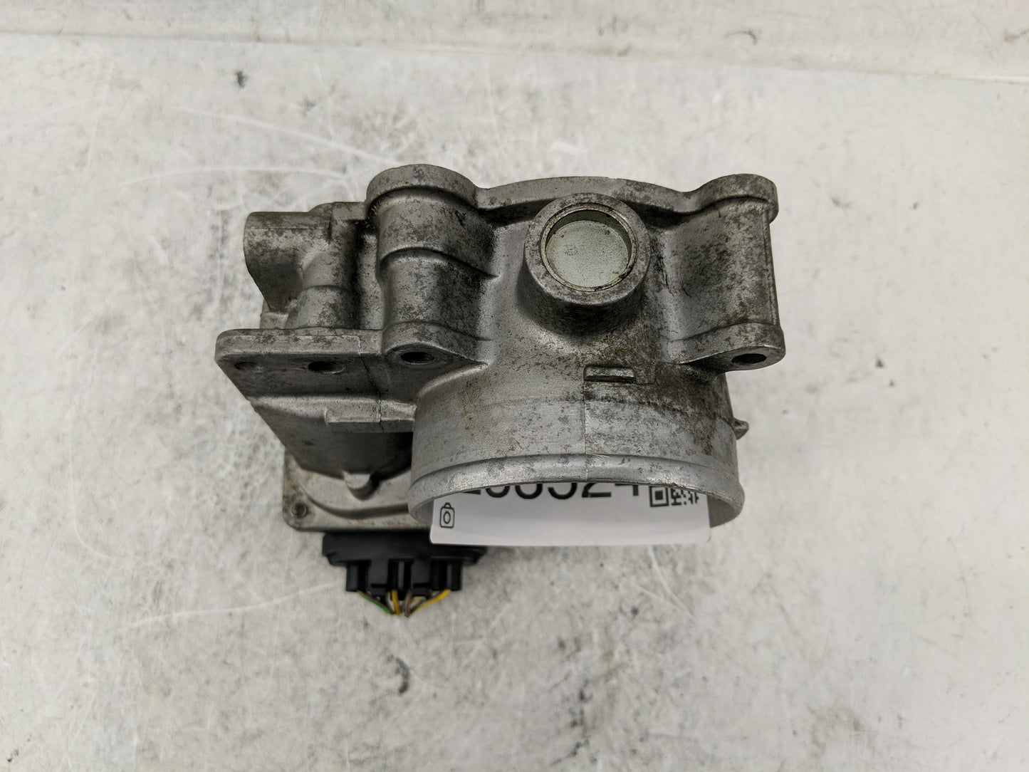 2007 Volvo V40 Throttle Body Fits Fits 2004 2005 2006 2008 2009 2010 OEM Used Auto Parts - Oemusedautoparts1.com