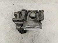 2007 Volvo V40 Throttle Body Fits Fits 2004 2005 2006 2008 2009 2010 OEM Used Auto Parts - Oemusedautoparts1.com