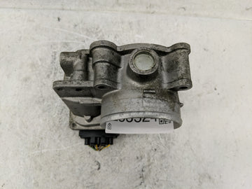 2007 Volvo V40 Throttle Body Fits Fits 2004 2005 2006 2008 2009 2010 OEM Used Auto Parts