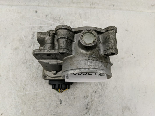 2007 Volvo V40 Throttle Body Fits Fits 2004 2005 2006 2008 2009 2010 OEM Used Auto Parts