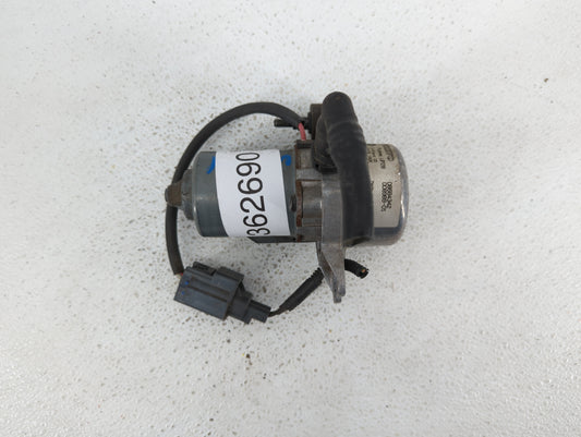 2007 Volvo V40 ABS Pump Control Module Replacement P/N:08684342 Fits OEM Used Auto Parts - Oemusedautoparts1.com