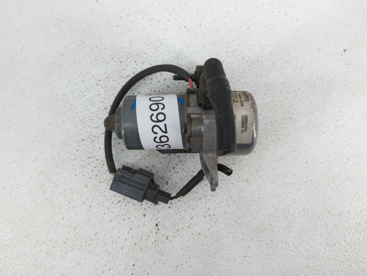2007 Volvo V40 Anti-Lock Brake ABS Pump Module Actuator OEM P/N:08684342 Fits OEM Used Auto Parts - Oemusedautoparts1.com