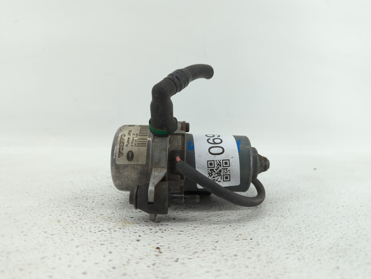 2007 Volvo V40 ABS Pump Control Module Replacement P/N:08684342 Fits OEM Used Auto Parts - Oemusedautoparts1.com