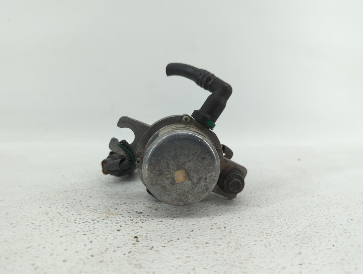 2007 Volvo V40 Anti-Lock Brake ABS Pump Module Actuator OEM P/N:08684342 Fits OEM Used Auto Parts - Oemusedautoparts1.com