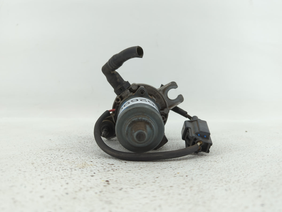 2007 Volvo V40 Anti-Lock Brake ABS Pump Module Actuator OEM P/N:08684342 Fits OEM Used Auto Parts - Oemusedautoparts1.com