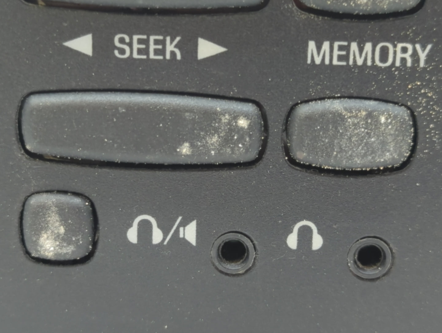 2007 Volvo V40 Radio AM FM Cd Player Receiver Replacement P/N:6L14-19A164-BA Fits Fits 2008 2009 2010 2011 2012 2013 OEM Use