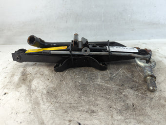 compare product 2007 Volvo V40 Spare Scissor Car Jack