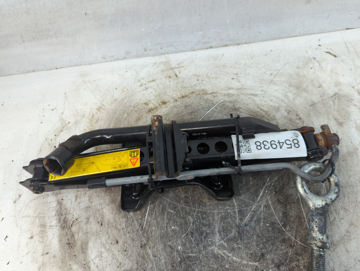 2007 Volvo V40 Spare Scissor Car Jack - Oemusedautoparts1.com