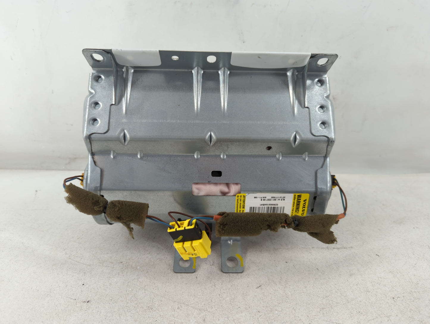 2007 Volvo V40 Air Bag Passenger Right Dashboard OEM P/N:G2808061640541 30615716 Fits Fits 2004 2005 2006 OEM Used Auto Part