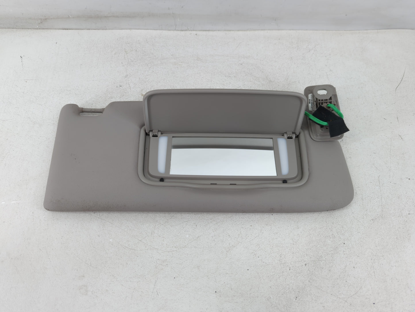 2007 Volvo V40 Sun Visor Shade Replacement Passenger Right Mirror Fits Fits 2008 2009 2010 2011 OEM Used Auto Parts - Oemuse