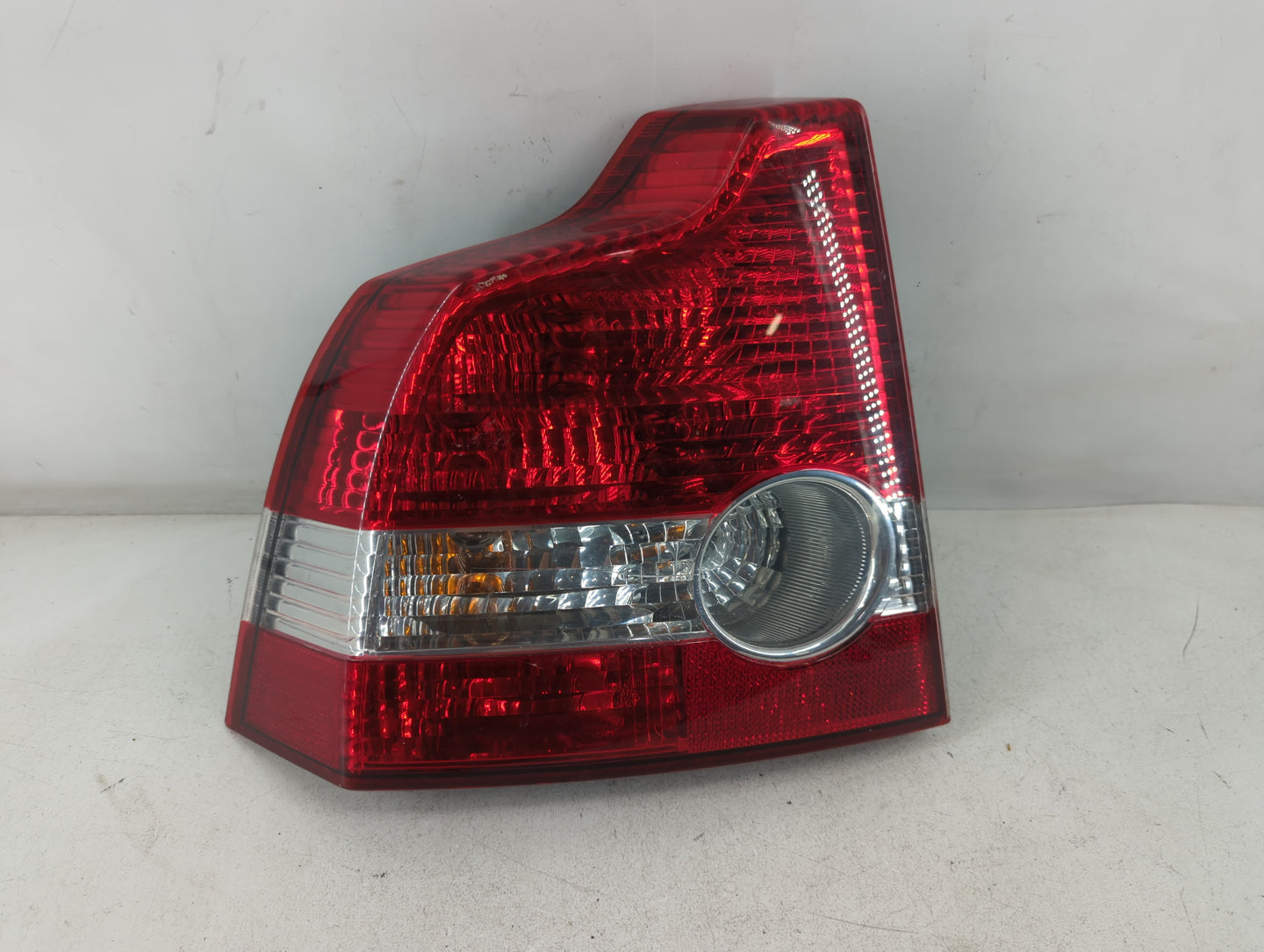 2007 Volvo V40 Tail Light Assembly Driver Left OEM P/N:30698912 Fits Fits 2004 2005 2006 OEM Used Auto Parts - Oemusedautopa