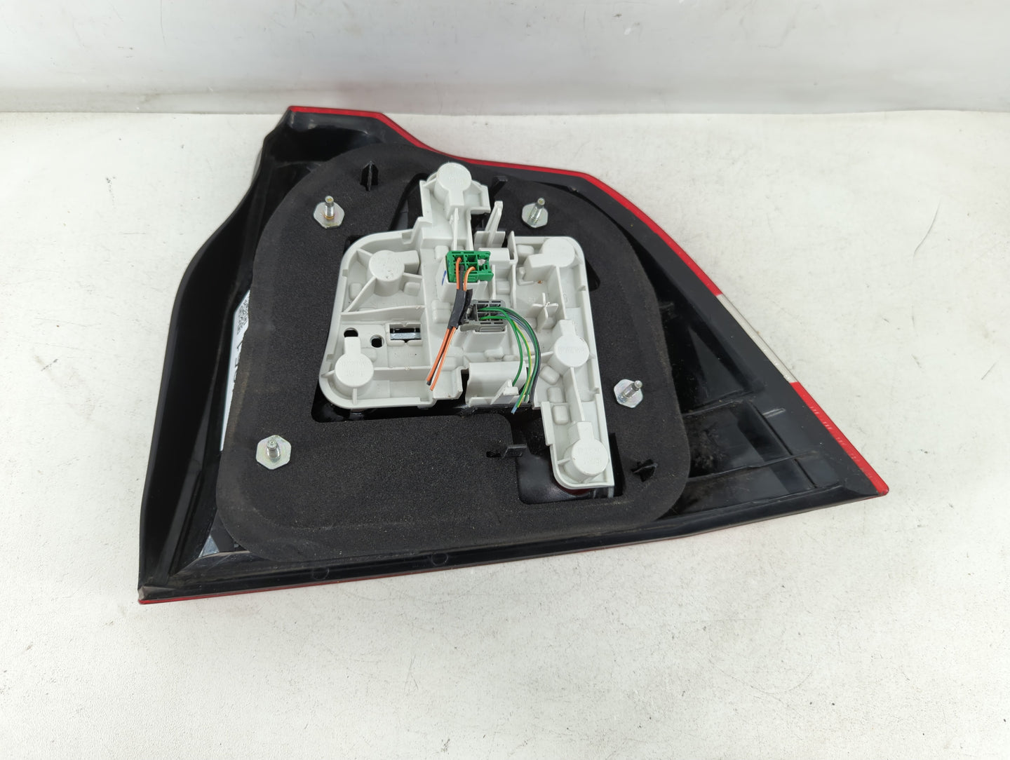 2007 Volvo V40 Tail Light Assembly Driver Left OEM P/N:30698912 Fits Fits 2004 2005 2006 OEM Used Auto Parts - Oemusedautopa