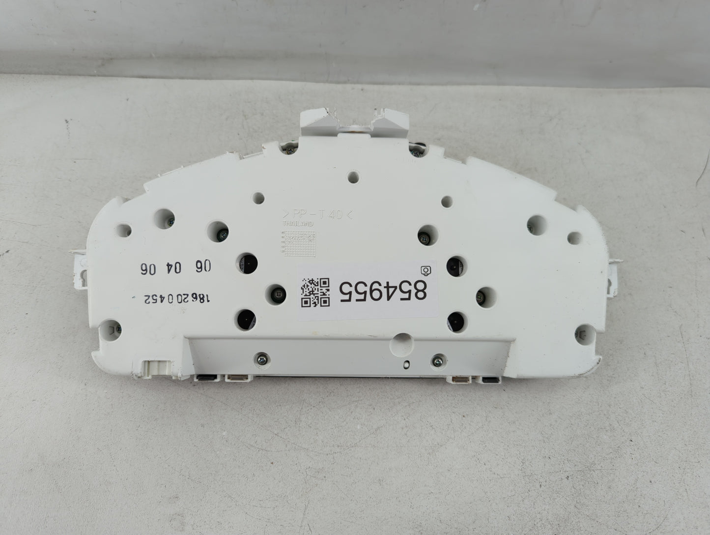 2007 Volvo V40 Instrument Cluster Speedometer Gauges Fits Fits 2004 2005 2006 OEM Used Auto Parts - Oemusedautoparts1.com