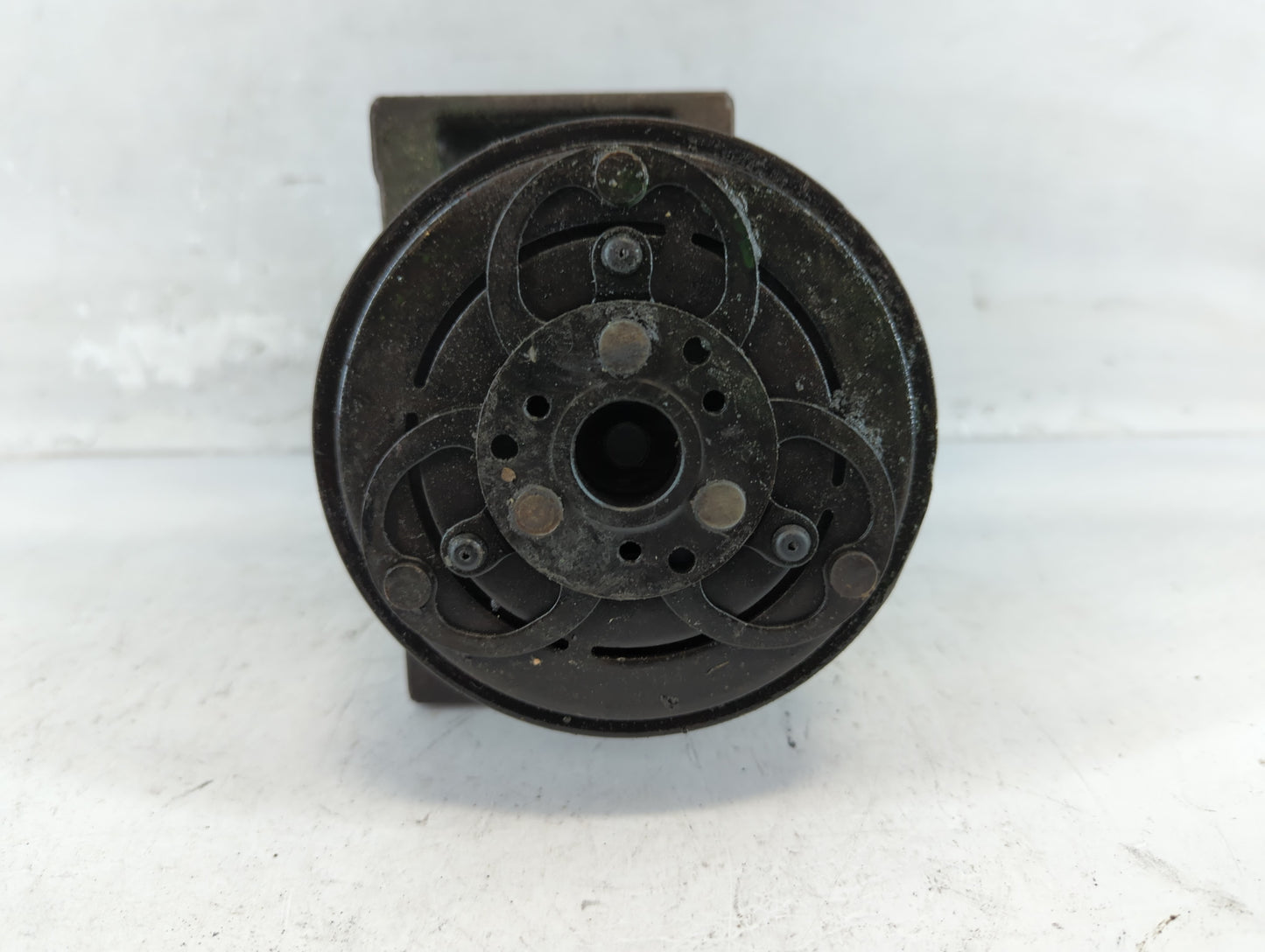Volvo V40 Air Conditioning A/c Ac Compressor Oem - Oemusedautoparts1.com