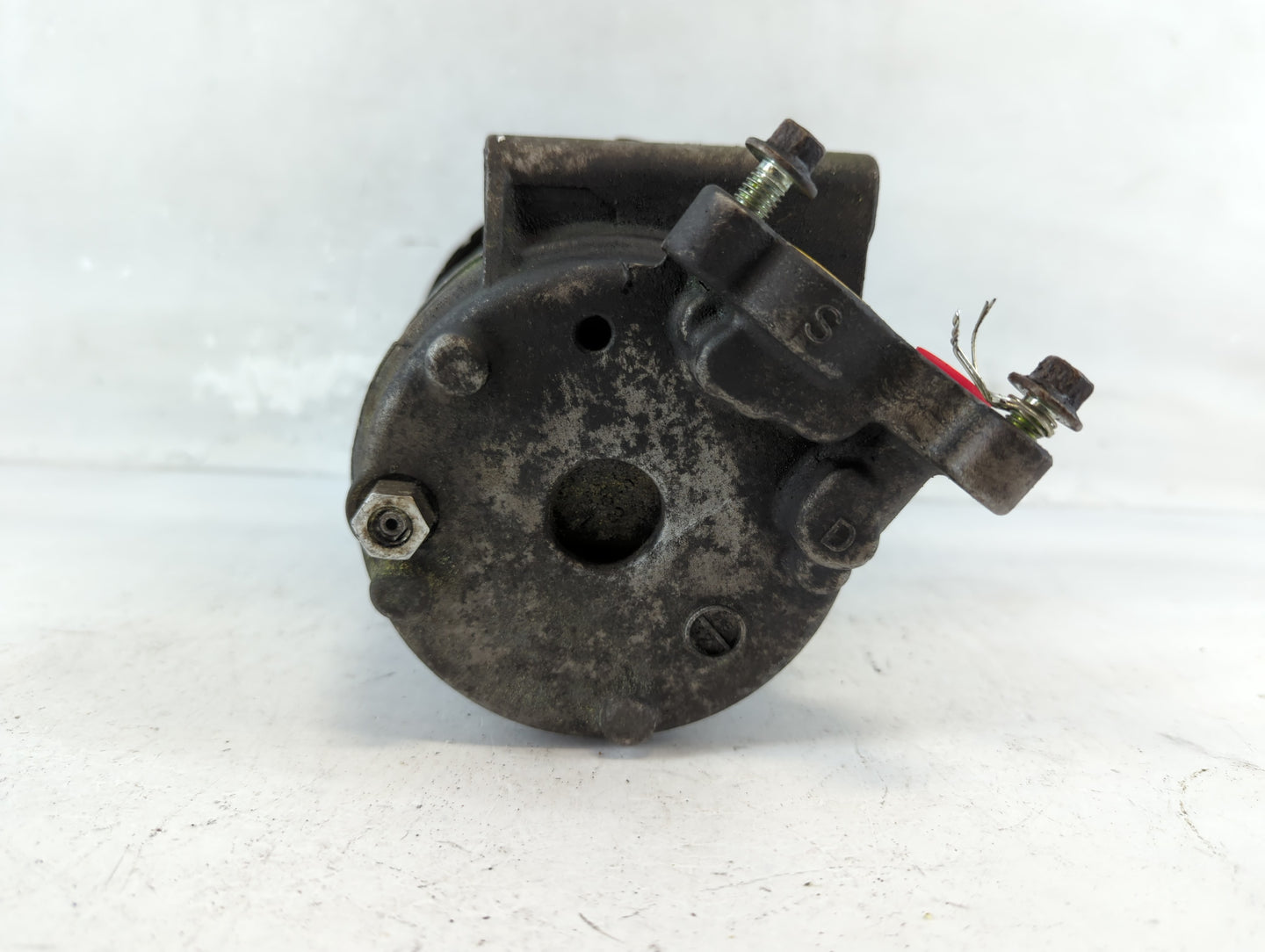 Volvo V40 Air Conditioning A/c Ac Compressor Oem - Oemusedautoparts1.com