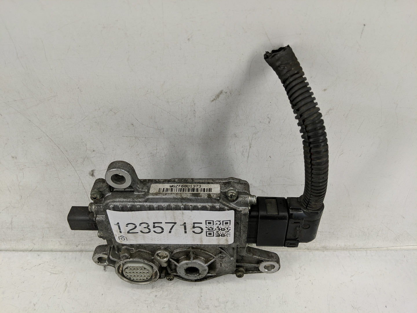 2007 Volvo V50 Fusebox Fuse Box Panel Relay Module Fits OEM Used Auto Parts - Oemusedautoparts1.com