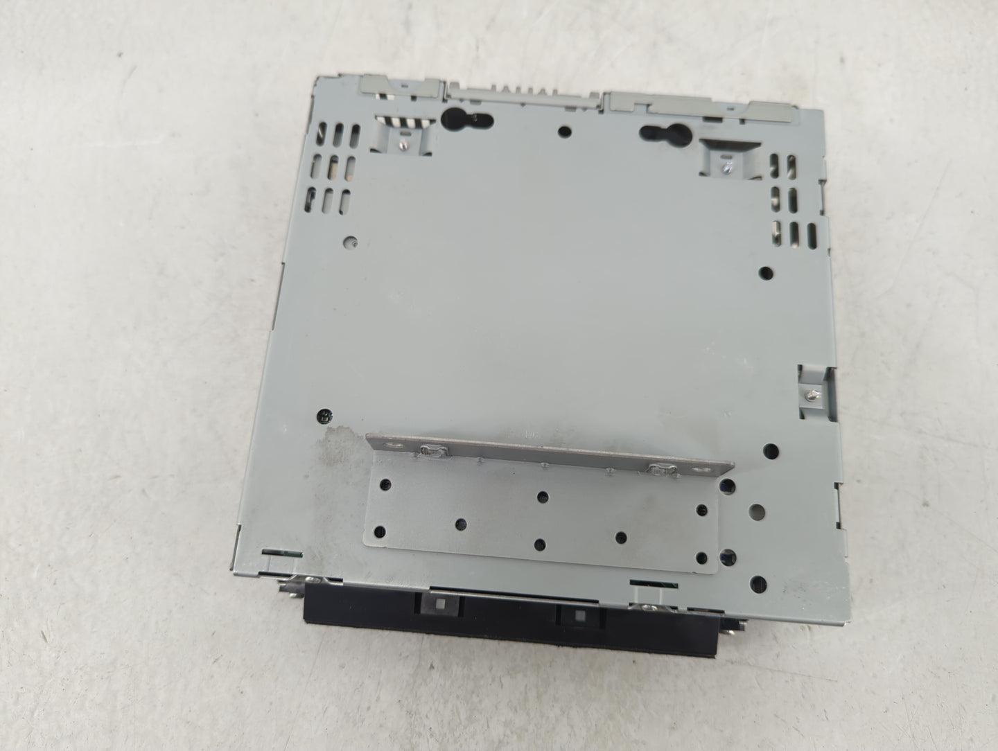 2005-2007 Volvo V70 Radio AM FM Cd Player Receiver Replacement P/N:30775349 Fits Fits 2005 2006 2007 2008 2009 OEM Used Auto