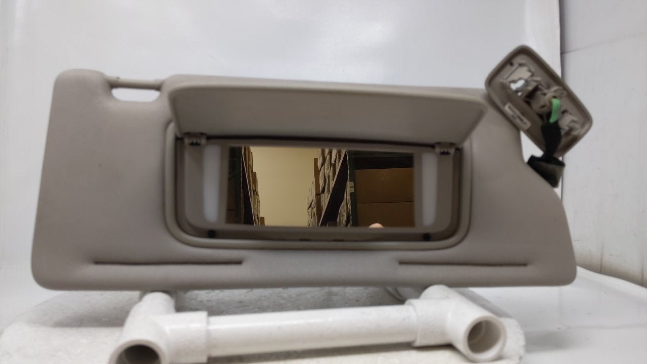 2007 Volvo V70 Sun Visor Shade Replacement Passenger Right Mirror Fits OEM Used Auto Parts - Oemusedautoparts1.com