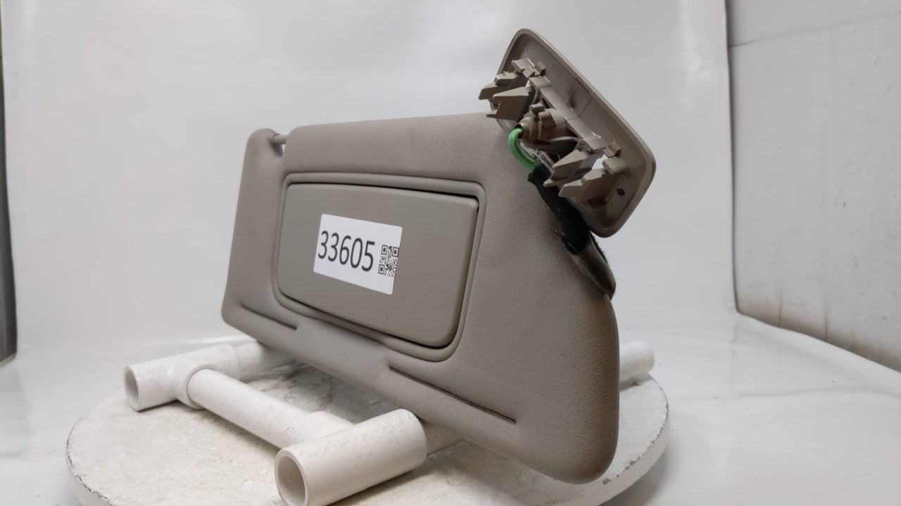 2007 Volvo V70 Sun Visor Shade Replacement Passenger Right Mirror Fits OEM Used Auto Parts - Oemusedautoparts1.com