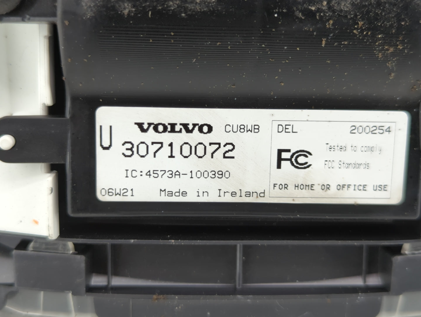 2007 Volvo V70 Instrument Cluster Speedometer Gauges P/N:69594-960T 8603945 Fits Fits 2006 OEM Used Auto Parts - Oemusedauto
