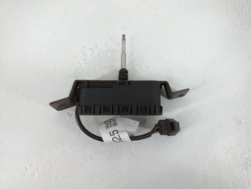 2001-2007 Volvo V70 Front Windshield Wiper Motor P/N:8620960 Fits Fits 1999 2000 2001 2002 2003 2004 2005 2006 2007 2008 200