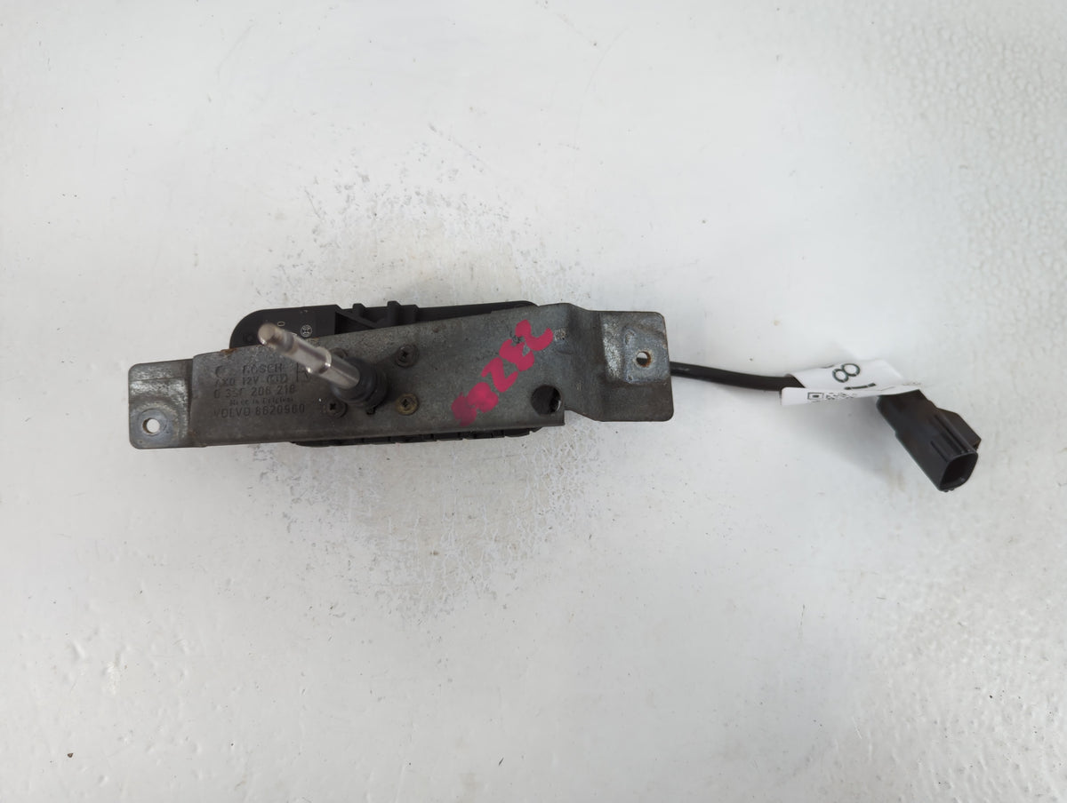 2001-2007 Volvo V70 Front Windshield Wiper Motor P/N:8620960 Fits Fits 1999 2000 2001 2002 2003 2004 2005 2006 2007 2008 200