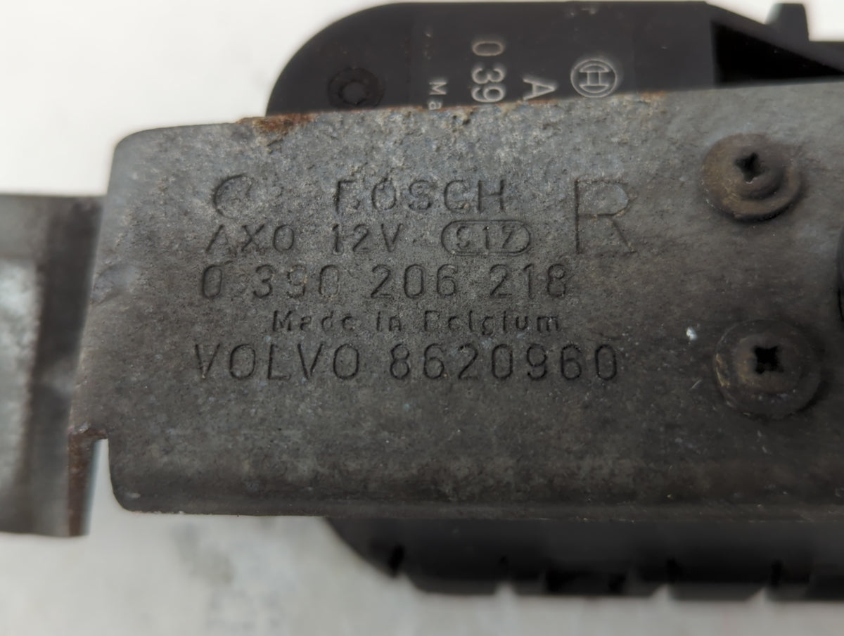 2001-2007 Volvo V70 Front Windshield Wiper Motor P/N:8620960 Fits Fits 1999 2000 2001 2002 2003 2004 2005 2006 2007 2008 200