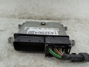 compare product 2007 Volvo Volvo 80 Series PCM Engine Control Computer ECU ECM PCU OEM P/N:30646931 AB 279700-9170 Fits OEM Used Auto Parts