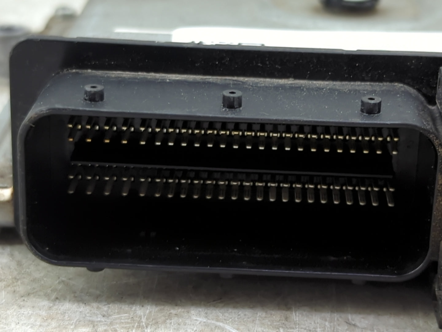 2007 Volvo Volvo 80 Series PCM Engine Control Computer ECU ECM PCU OEM P/N:30646931 AB 279700-9170 Fits OEM Used Auto Parts 