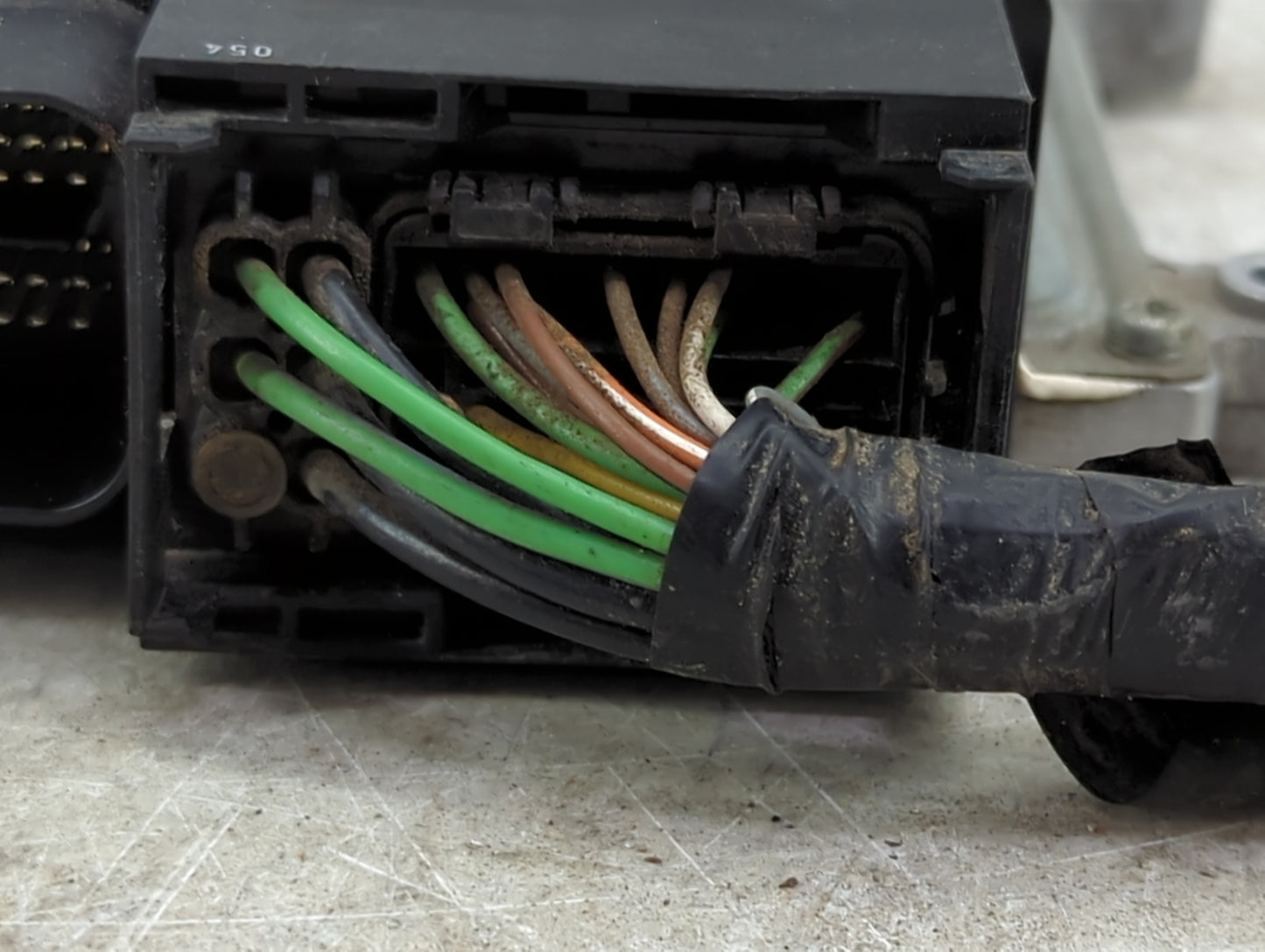2007 Volvo Volvo 80 Series PCM Engine Control Computer ECU ECM PCU OEM P/N:30646931 AB 279700-9170 Fits OEM Used Auto Parts 