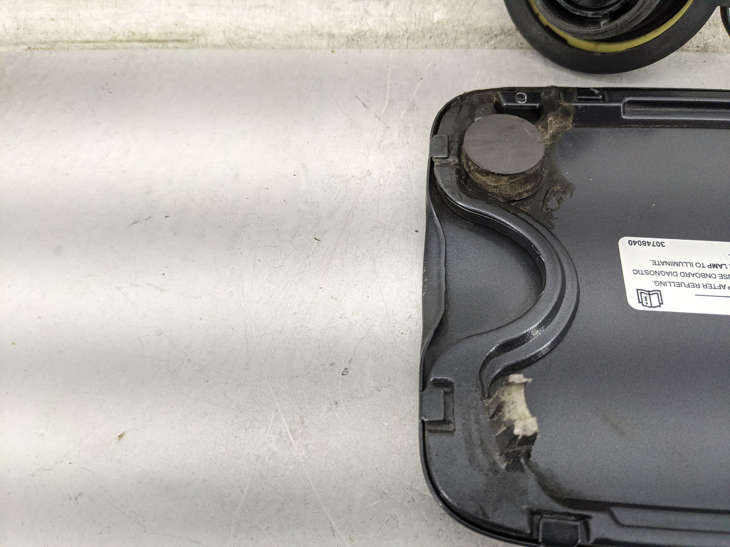 2007 Volvo Xc90 Fuel Tank Door Lid Gas Tank Black - Oemusedautoparts1.com