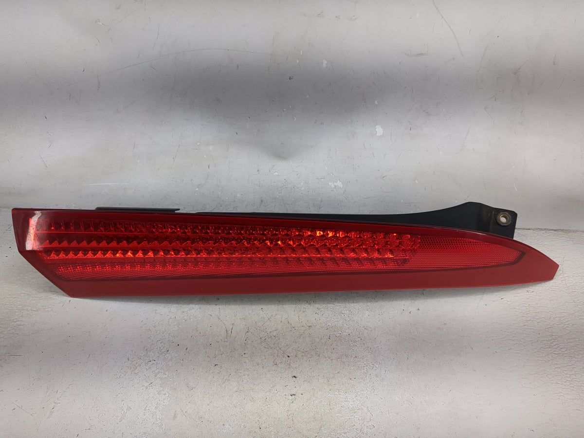 2007-2014 Volvo Xc90 Passenger Right Side Deck Lid Mounted Tail Light 1512067 - Oemusedautoparts1.com
