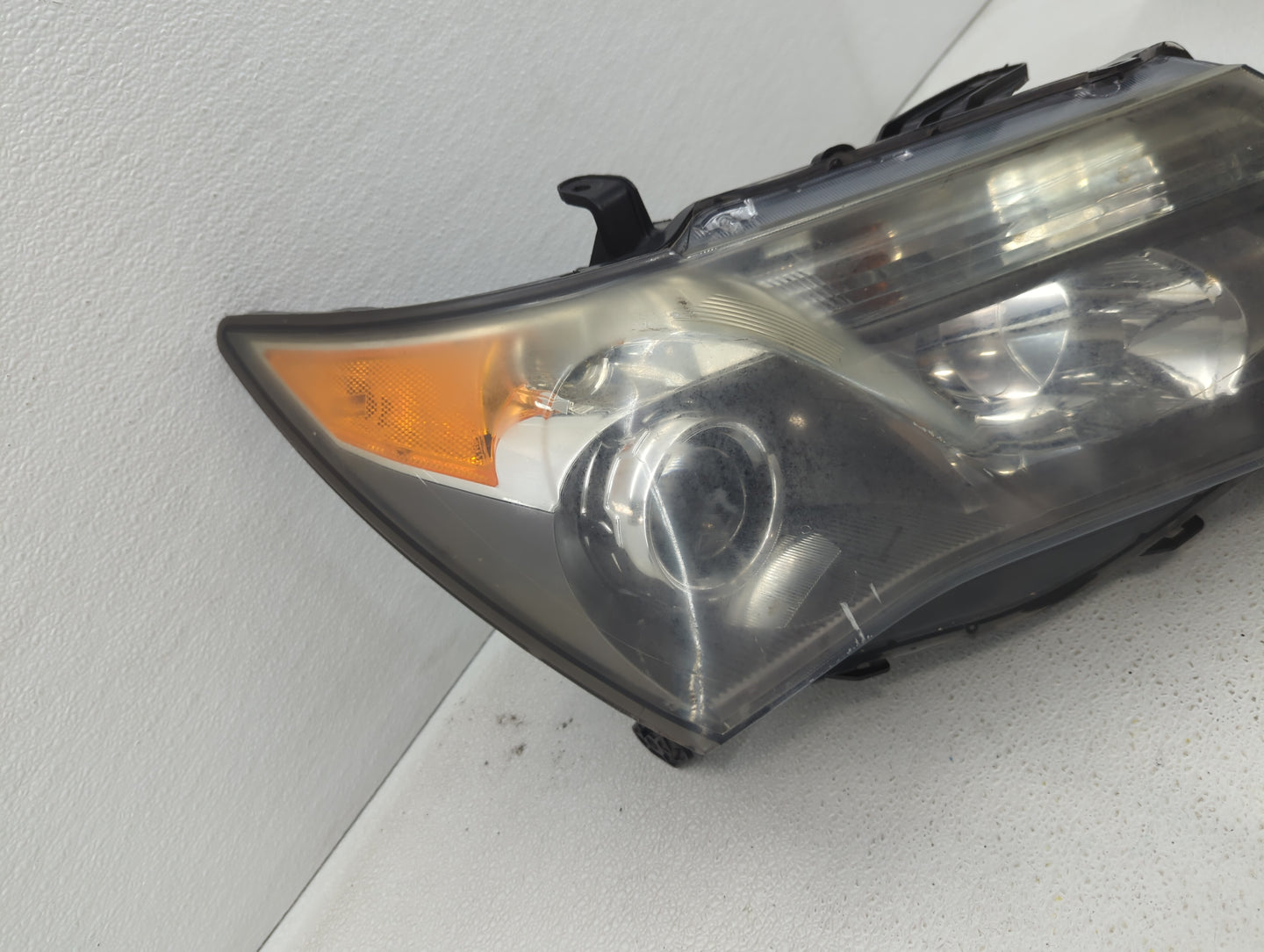 2008 Acura Mdx Tail Light Assembly Passenger Right OEM P/N:949 471 949 470, 2118201164, 211 820 11 64 Fits Fits 2004 2005 20