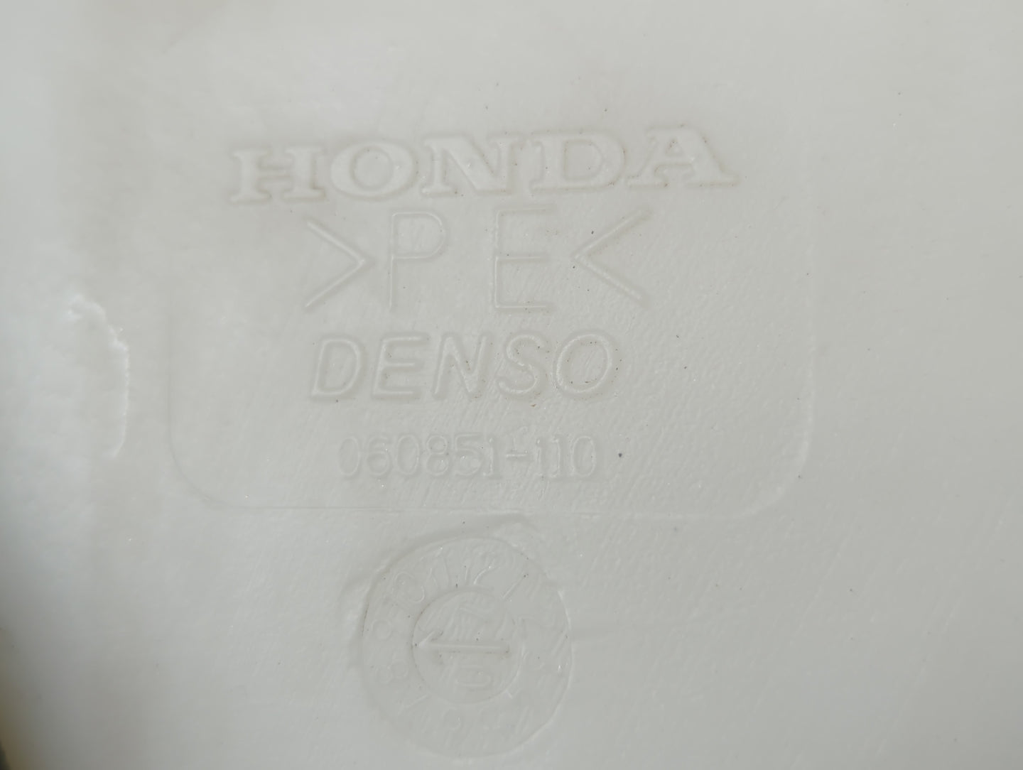 2004-2008 Acura Tl Windshield Washer Fluid Reservoir Bottle Oem - Oemusedautoparts1.com