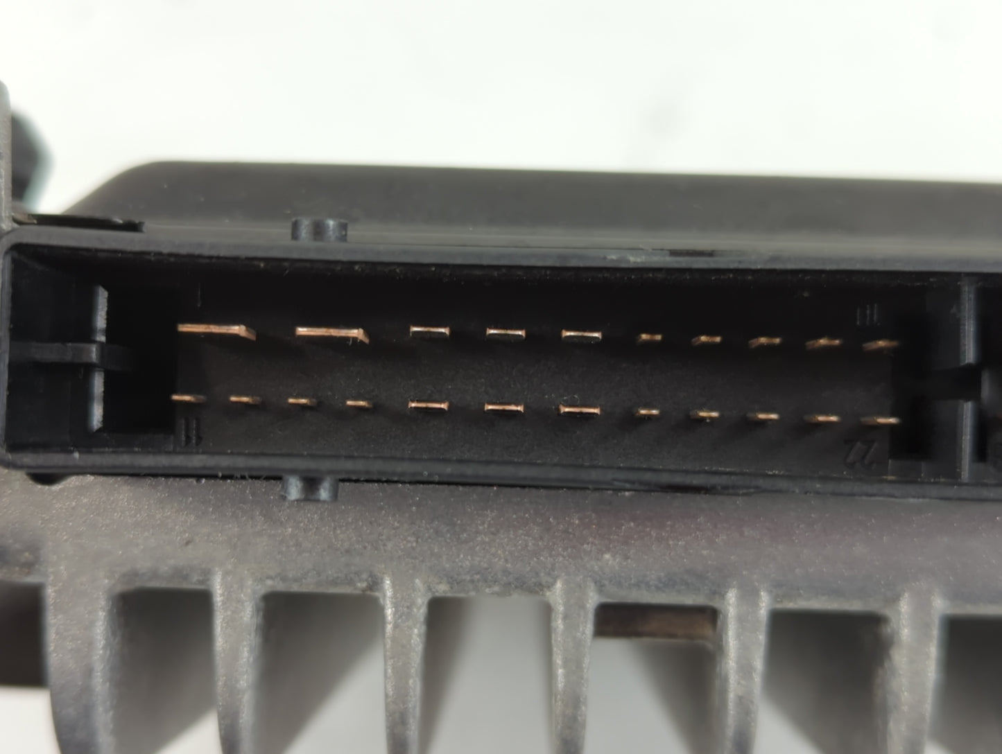 2006-2008 Audi A3 Radio Speaker Amplifier 8p4 035 223 C - Oemusedautoparts1.com