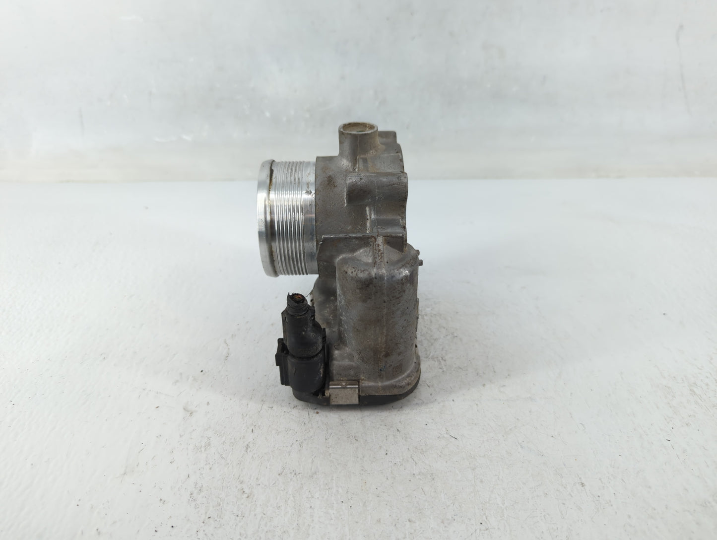 2008 Audi A3 Throttle Body P/N:O6K 133 062 E Fits Fits 2014 2015 2016 2017 OEM Used Auto Parts - Oemusedautoparts1.com