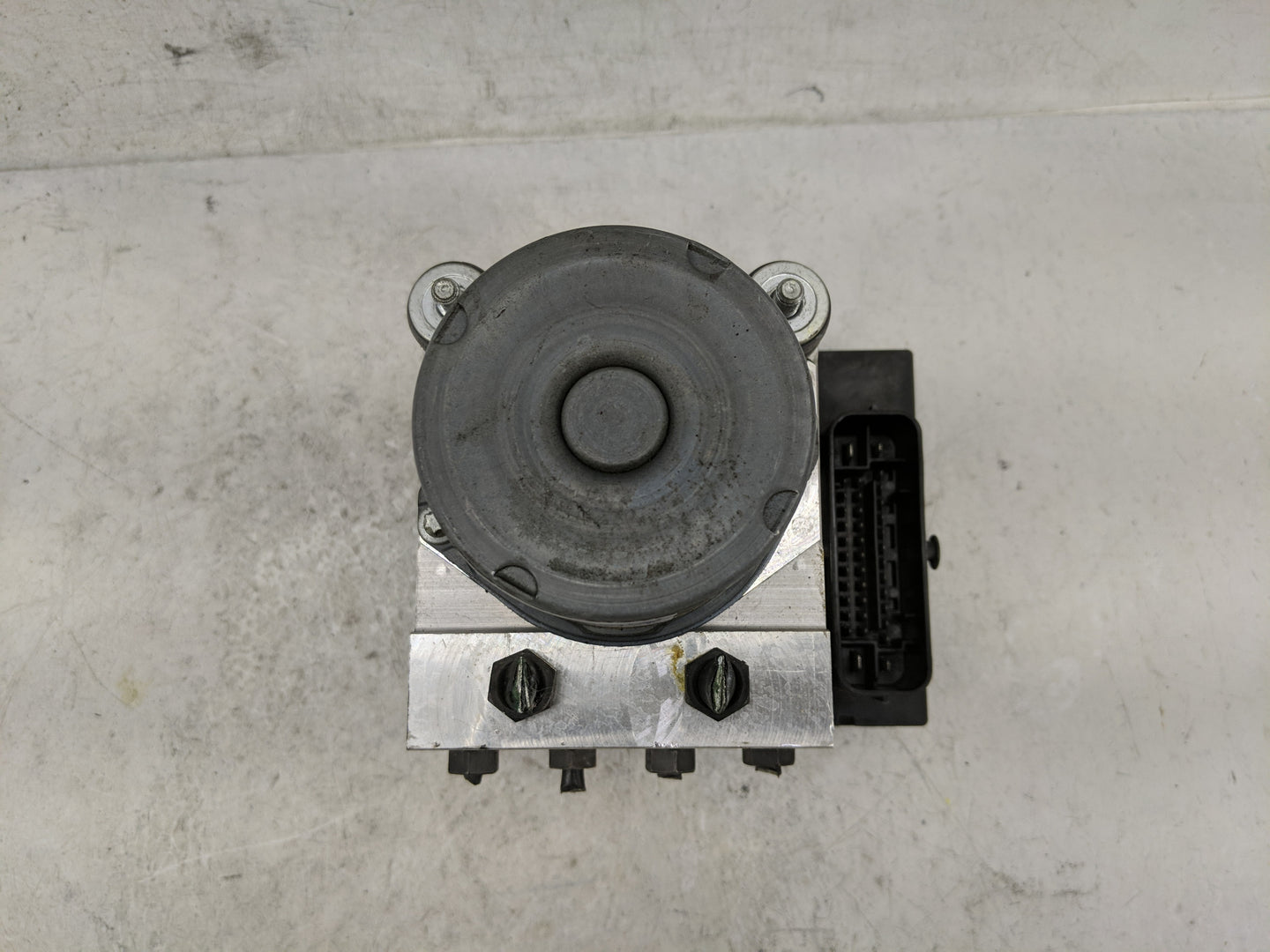 2007-2009 Audi A4 ABS Pump Control Module Replacement Fits Fits 2007 2008 2009 OEM Used Auto Parts - Oemusedautoparts1.com