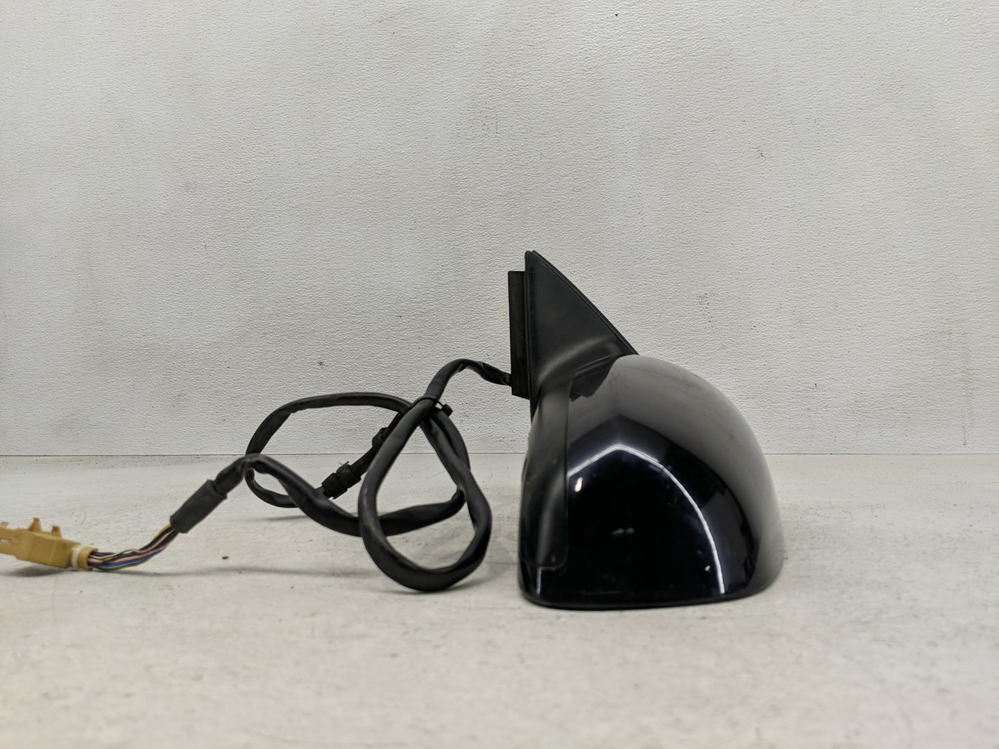 2006-2008 Audi A4 Driver Side View Mirror - Left Door Mirror OEM Used - Oemusedautoparts1.com
