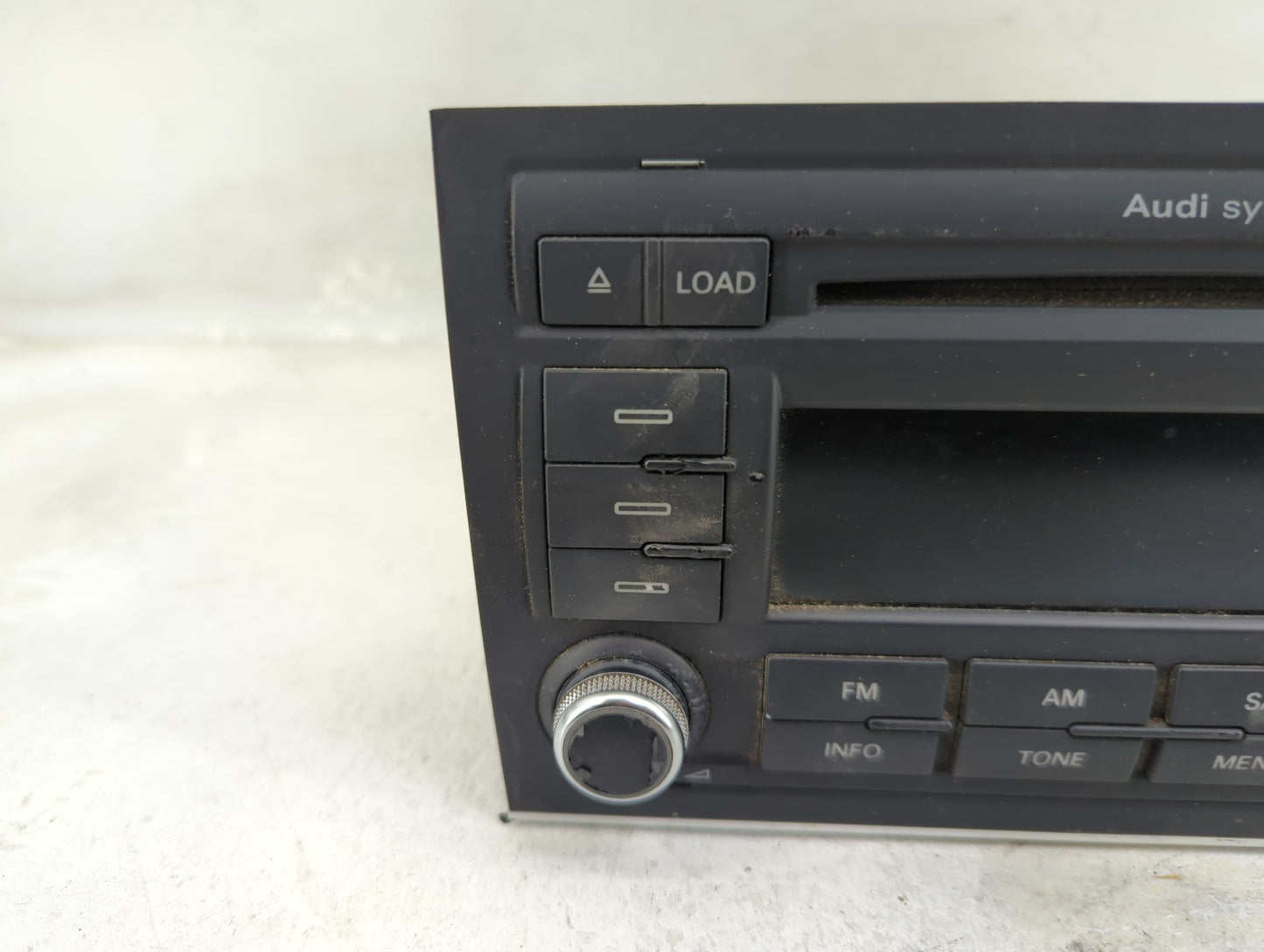 2008 Audi A4 Radio AM FM Cd Player Receiver Replacement P/N:8E0035195AC 7646019380 Fits OEM Used Auto Parts - Oemusedautopar
