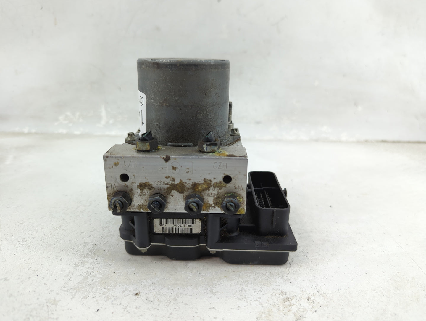 2007-2009 Audi A4 ABS Pump Control Module Replacement P/N:8E0 614 517B Fits Fits 2007 2008 2009 OEM Used Auto Parts - Oemuse