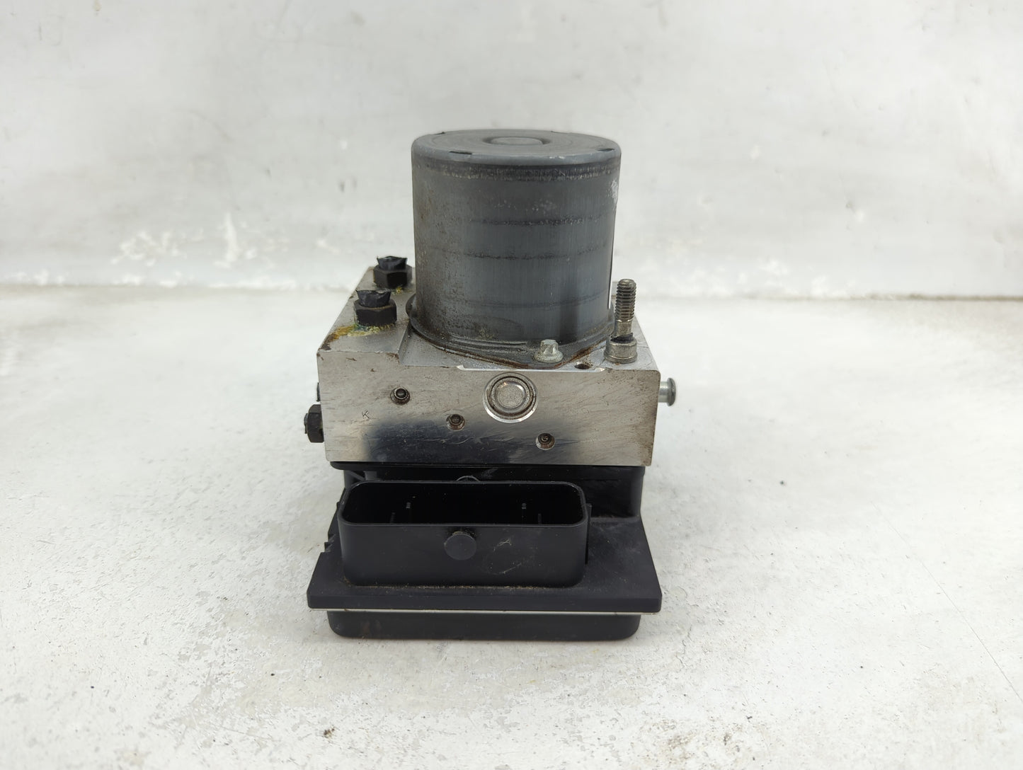 2007-2009 Audi A4 ABS Pump Control Module Replacement P/N:8E0 614 517B Fits Fits 2007 2008 2009 OEM Used Auto Parts - Oemuse