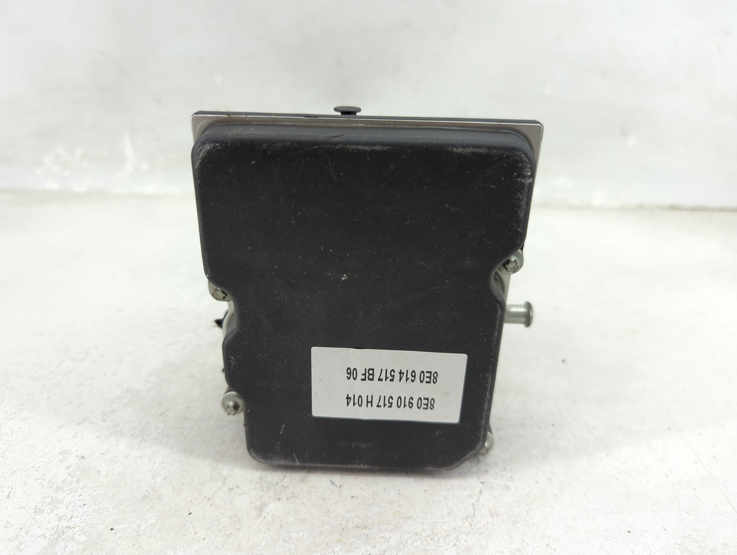 2007-2009 Audi A4 ABS Pump Control Module Replacement P/N:8E0 614 517B Fits Fits 2007 2008 2009 OEM Used Auto Parts - Oemuse