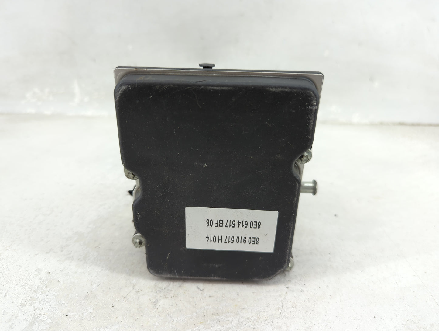 2007-2009 Audi A4 ABS Pump Control Module Replacement P/N:8E0 614 517B Fits Fits 2007 2008 2009 OEM Used Auto Parts - Oemuse