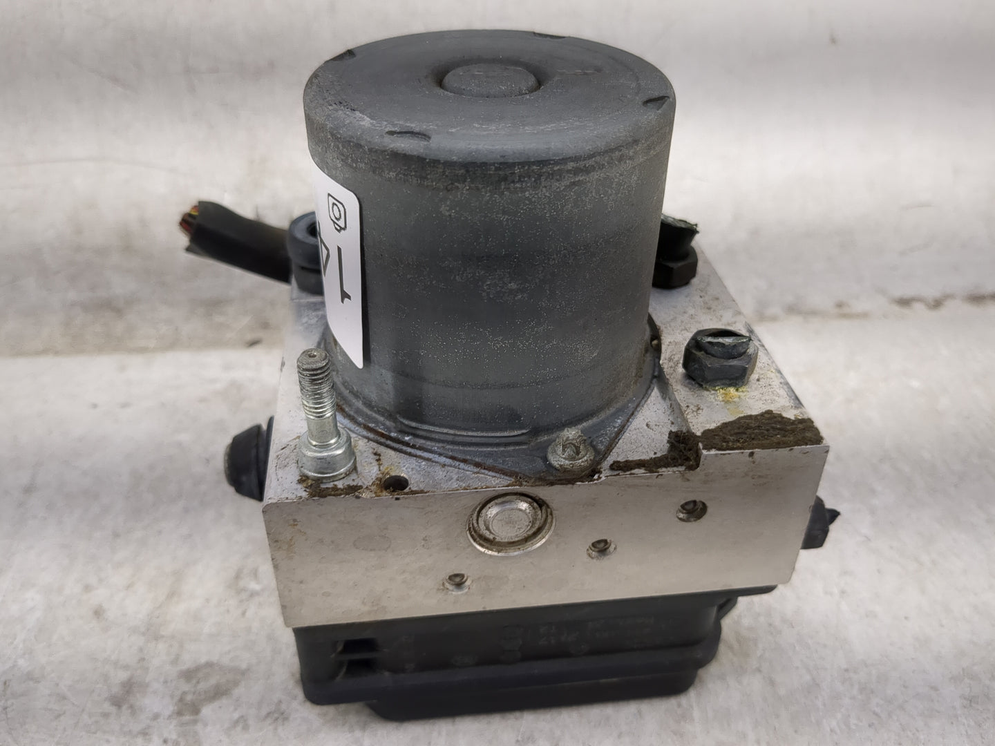2007-2009 Audi A4 ABS Pump Control Module Replacement P/N:8E0 614 517B Fits Fits 2007 2008 2009 OEM Used Auto Parts - Oemuse