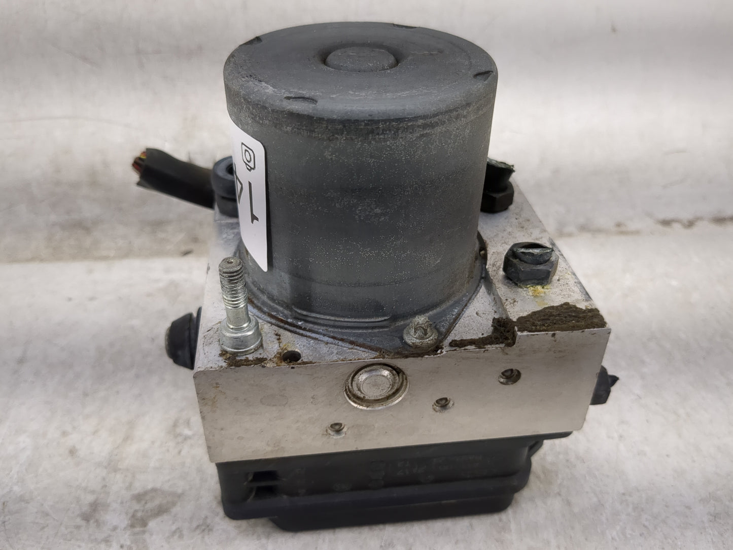 2007-2009 Audi A4 ABS Pump Control Module Replacement P/N:8E0 614 517B Fits Fits 2007 2008 2009 OEM Used Auto Parts - Oemuse