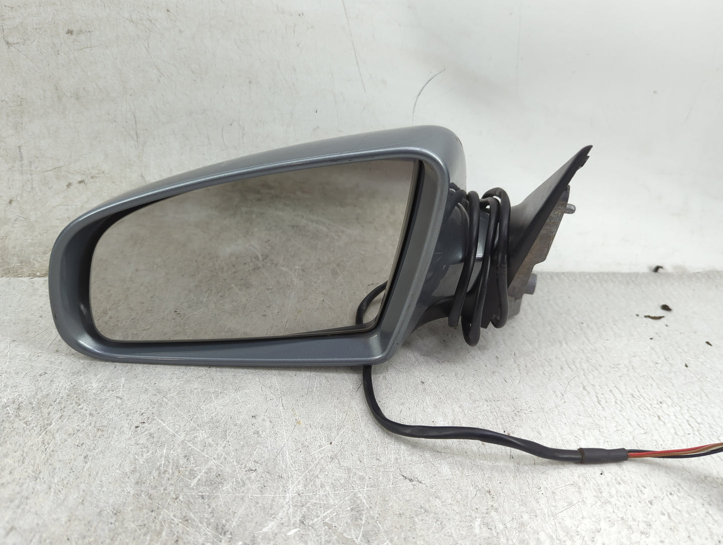 2002-2008 Audi A4 Driver Side View Mirror - Left Door Mirror OEM Used - Oemusedautoparts1.com