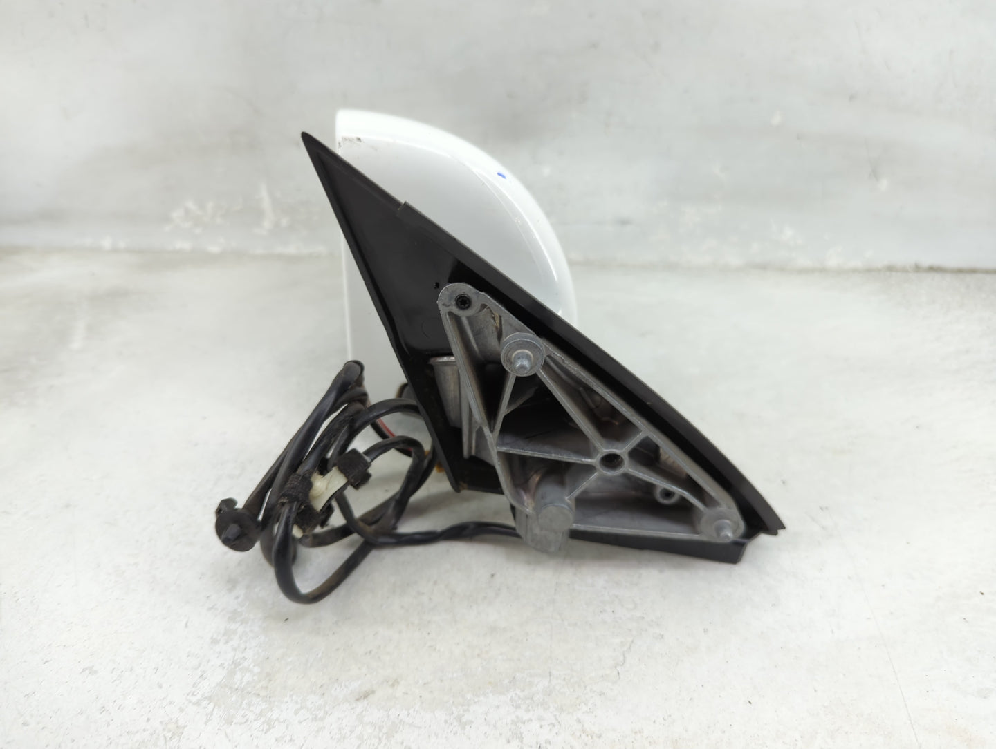 2002-2008 Audi A4 Driver Side View Mirror - Left Door Mirror OEM Used - Oemusedautoparts1.com