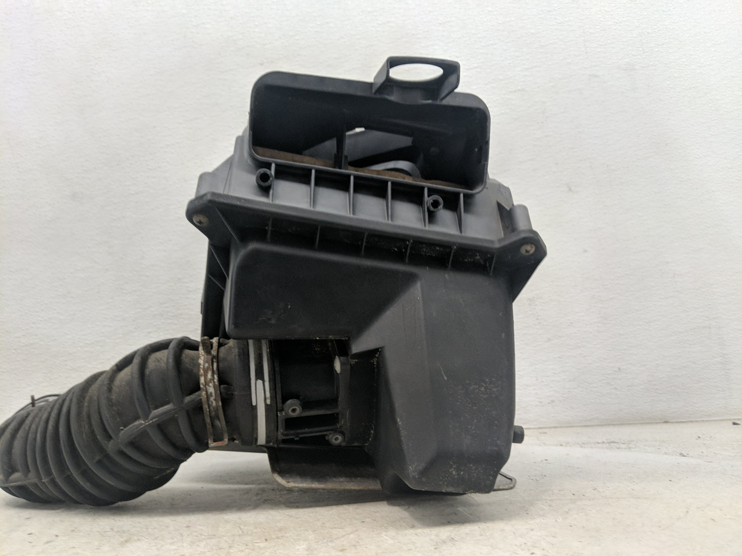 2005-2009 Audi A4 Air Cleaner Intake-duct Hose Tube - Oemusedautoparts1.com