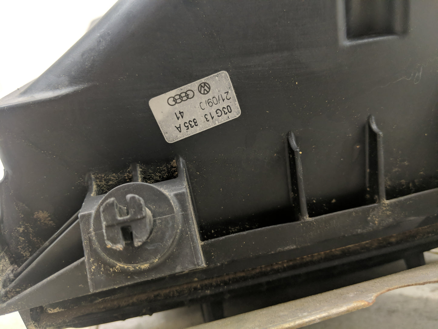 2005-2009 Audi A4 Air Cleaner Intake-duct Hose Tube - Oemusedautoparts1.com