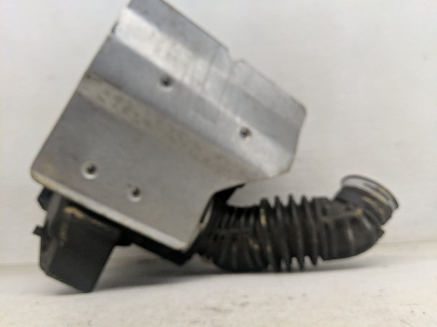 2005-2009 Audi A4 Air Cleaner Intake-duct Hose Tube - Oemusedautoparts1.com